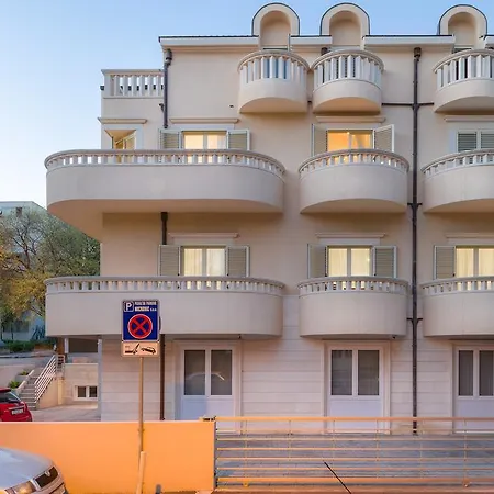 Urban Chic Luxe Apartments Near Beach Bacvice & Centre