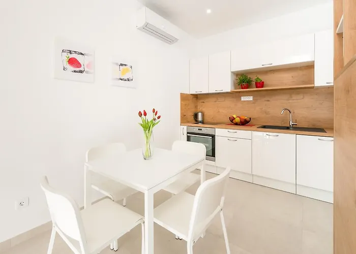 Urban Chic Luxe Apartments Near Beach Bacvice & Centre *